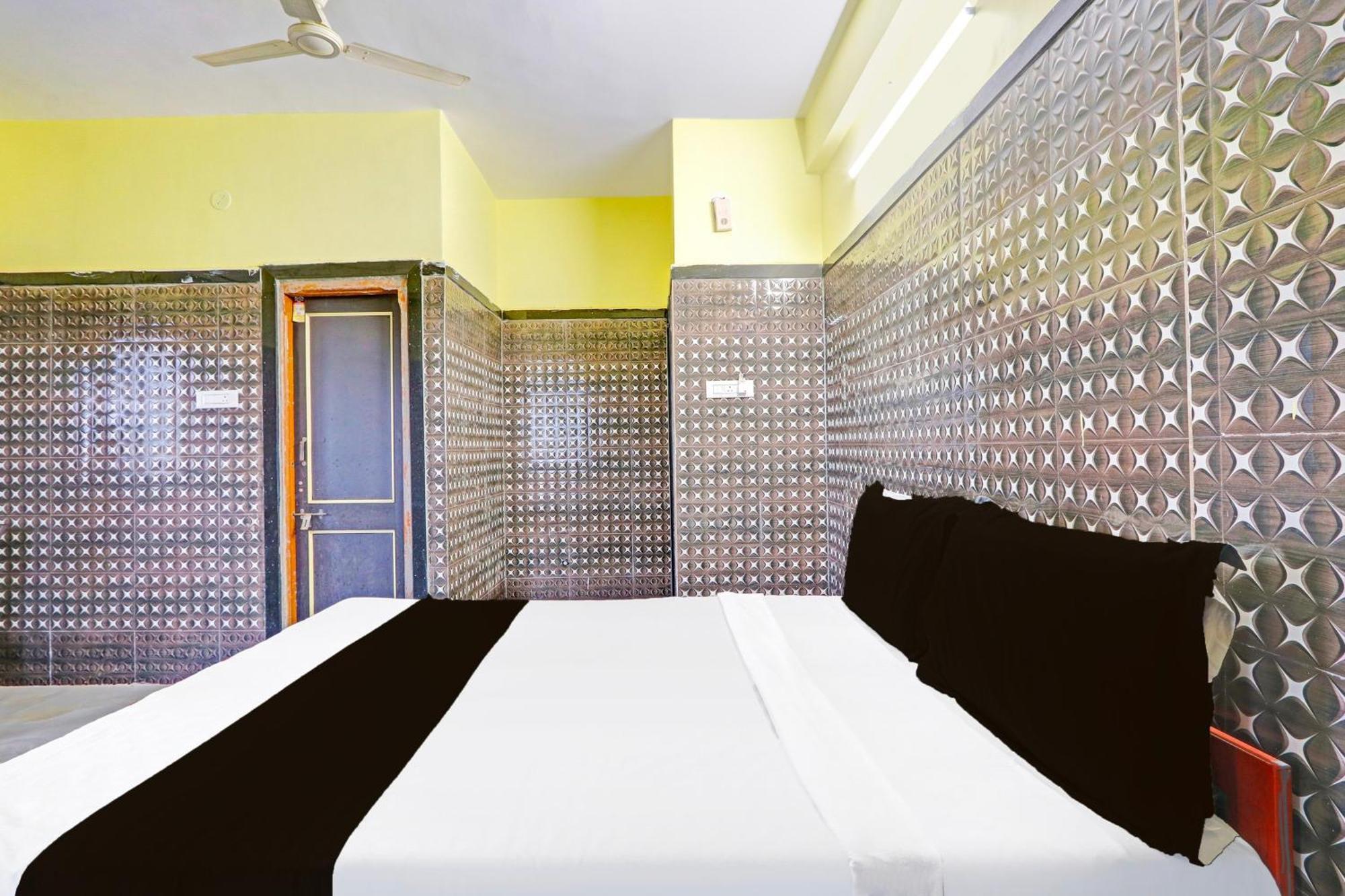 Hotel O Pankaj Hotel & Lodge Gangapur  ภายนอก รูปภาพ